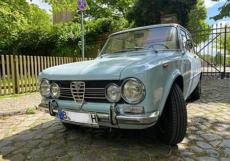 Alfa Romeo Giulia 1300 eine der Ersten
