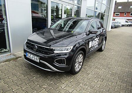 VW T-Roc Volkswagen Life 1.5 TSI DSG APP-CON LM17 REAR VIEW LE