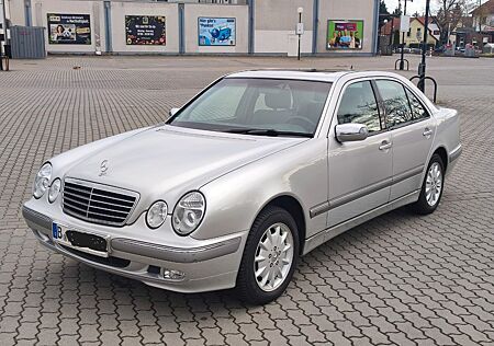 Mercedes-Benz E 240 ELEGANCE Elegance