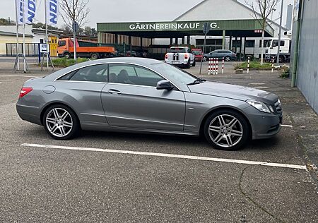 Mercedes-Benz E 350 Coupé CDI BlueEFFICIENCY AVANTG....