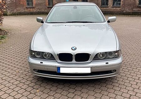BMW 525i A Exclusive Exclusive