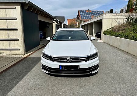 VW Passat Variant Volkswagen 2.0 TDI SCR 176kW DSG 4MOT R Line