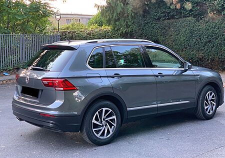 VW Tiguan Volkswagen 1.5 TSI | Neuwagenzustand | TÜV Neu