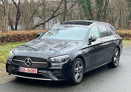 Mercedes-Benz E 300 de T Facelift AMG Panorama AHK Distronic