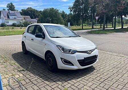 Hyundai i20 FIFA World Cup Edition 4 Türen Klima