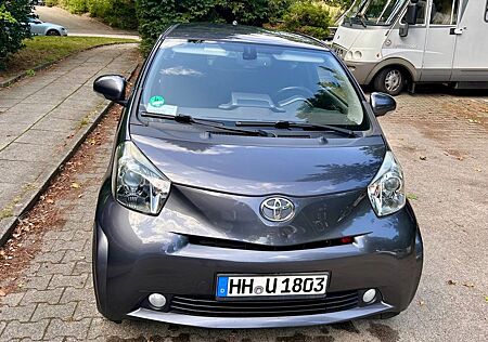 Toyota iQ + 1,33-l-Dual-VVT-i +