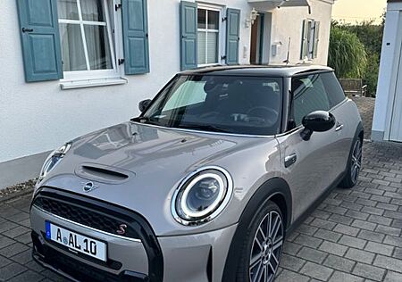 Mini Cooper S Yours Trim,LED,Navi,DrAss,HUD,RFK,18"LM