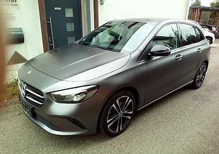 Mercedes-Benz B 180 AHK Kamera Navi Night-Paket 18 Zoll