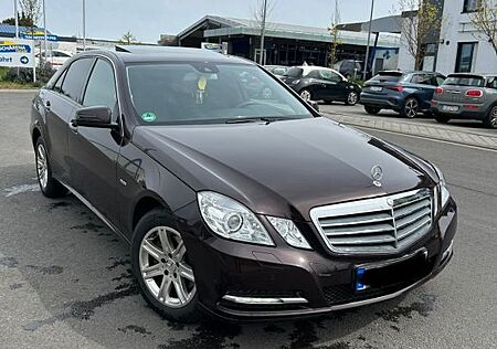 Mercedes-Benz E 200 Carplay