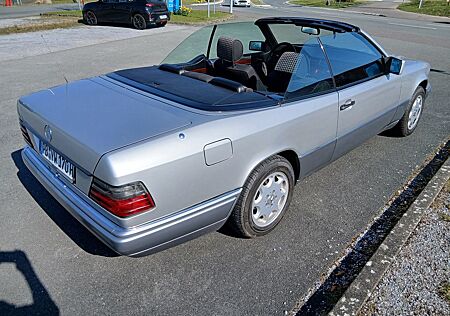 Mercedes-Benz E 200 Cabrio Oldtimerkennzeichen