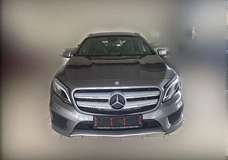 Mercedes-Benz GLA 200 AMG Line + Panoramadach