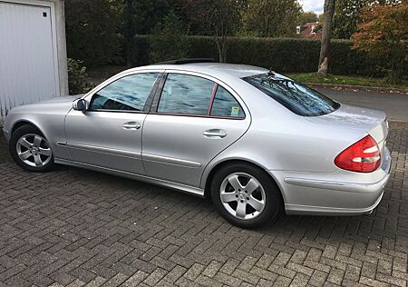 Mercedes-Benz E 320 AVANTGARDE org. 61.000 km aus 1.Hd wie neu