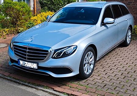 Mercedes-Benz E 220 E 220d T EXCLUSIVE NAVI-LED- MBGARANTIE