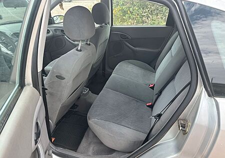 Ford Focus 1.8 Ambiente Ambiente