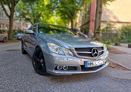 Mercedes-Benz E 350 CGI Coupé,Parameter/Panorama/Multikontu