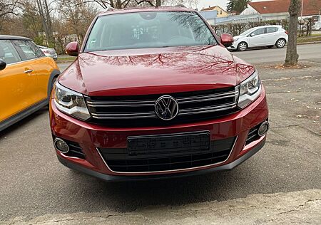 VW Tiguan Volkswagen 1.4 TSI BlueMotion Tec CUP Sport & St...