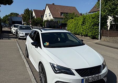 Seat Leon 2.0 TSI ST CUPRA 300 Ed. Carbon DSG 4Dr...