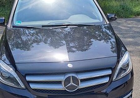Mercedes-Benz B 200 BlueEFFICIENCY -