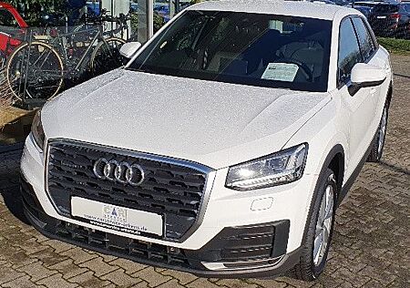 Audi Q2 quattro Automatik LED Navi Allrad AHK