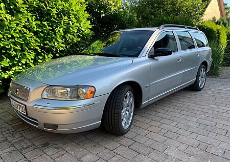 Volvo V70 2.4D AWD Summum 120kW Automatik Summum