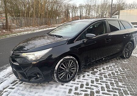 Toyota Avensis 1,8 Panorama Xenon NAVI Leder 8xReifen
