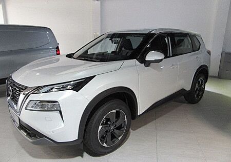 Nissan X-Trail Acenta, Familenpaket, Navi.