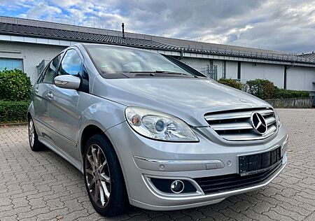 Mercedes-Benz B 200 B -Klasse*SPORT-PAKET*AUTOMATIK*LEDER*GUT!