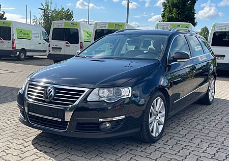 VW Passat Variant Volkswagen Passat Highline 4Motion Navi/Leder/AHK/Bi Xenon