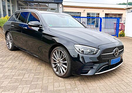 Mercedes-Benz E 300 E300d 4MATIC AMG 20' Pano/ Distr./360/StandHz