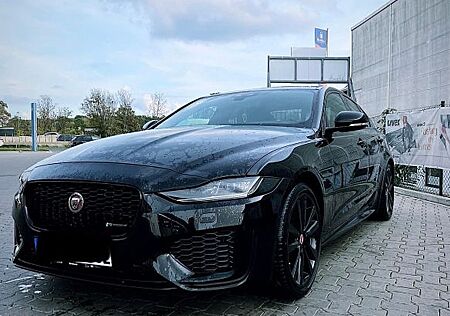 Jaguar XE D180 R-DYNAMIC SE AWD 19-LM HUD/PANO/LED/SPO.