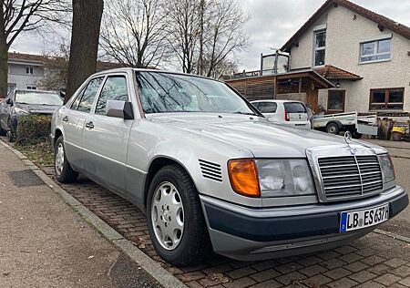 Mercedes-Benz 300 Turbodiesel mit H Kennzeichen
