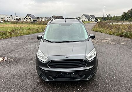 Ford Tourneo Courier Titanium