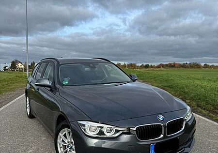 BMW 318i Touring Advantage Advantage