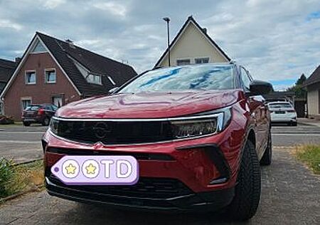 Opel Grandland X Grandland 1.2 Turbo 96kW GS line rot/ schwarz