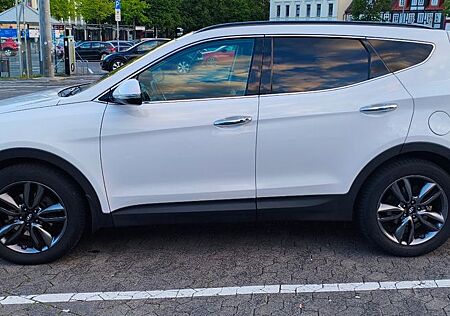Hyundai Santa Fe 2.2 4WD AUT. PANO. Selbstlenk.
