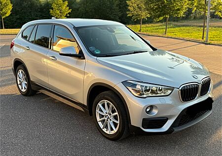 BMW X1 xDrive20i Advantage, LED, Navi, AHK, SHZ