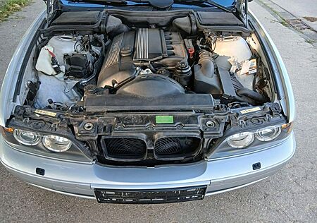 BMW 530i A -