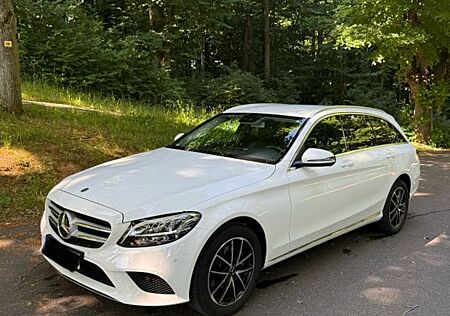 Mercedes-Benz C 220 C 220d T Autom. Avantgarde - LED+AHK+e-Klappe