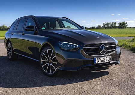 Mercedes-Benz E 300 gebraucht kaufen Mercedes-Benz E 300 d 4MATIC T Autom. -