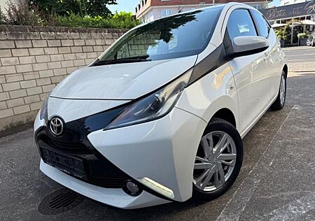 Toyota AYGO x-play touch