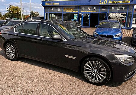 BMW 740d A xDrive *HUD*SOFTCLOSE*MASSAGE*NIGHTV*VOLL