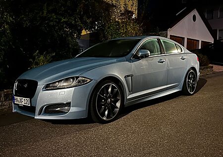 Jaguar XF 3.0 L V6 Diesel S - Keyless Go Vollauslastung