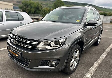 VW Tiguan Volkswagen 2.0 TDI Lounge Sport & Style BMT