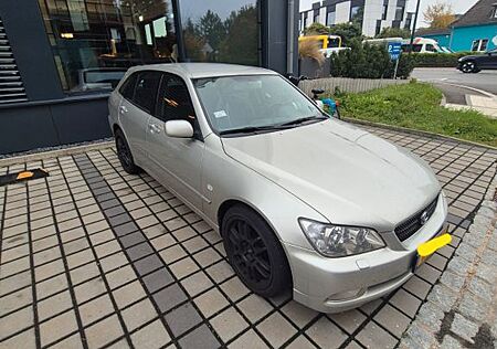 Lexus IS 300 Sportcross -