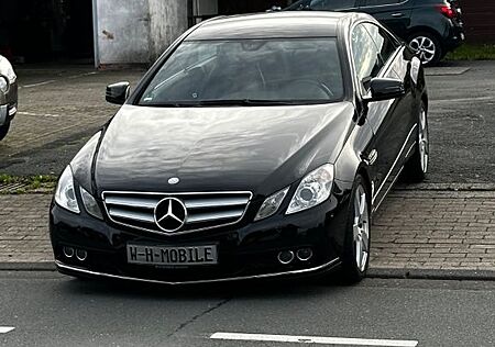 Mercedes-Benz E 250 E Coupe CGI Premium Garantie