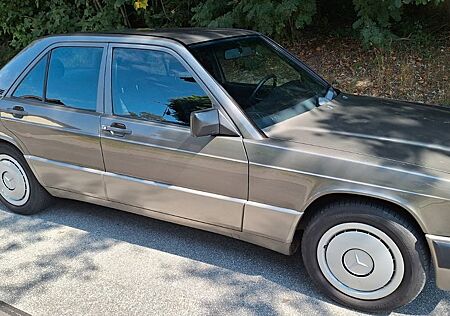 Mercedes-Benz 190 W 201 190E 2.3