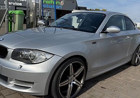 BMW 125i Coupé Silber - Top gepflegt