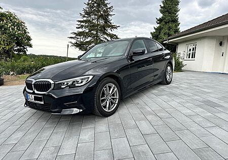 BMW 320d Advantage Automatic 8fach bereift