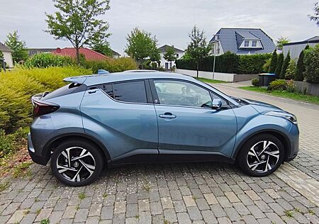 Toyota C-HR 2.0-l-VVTi Hybrid Team Deutschland + Navi