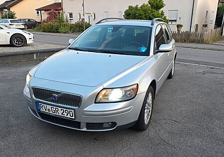 Volvo V50 2.4i Summum AHK Leder Sitzheizung Alu